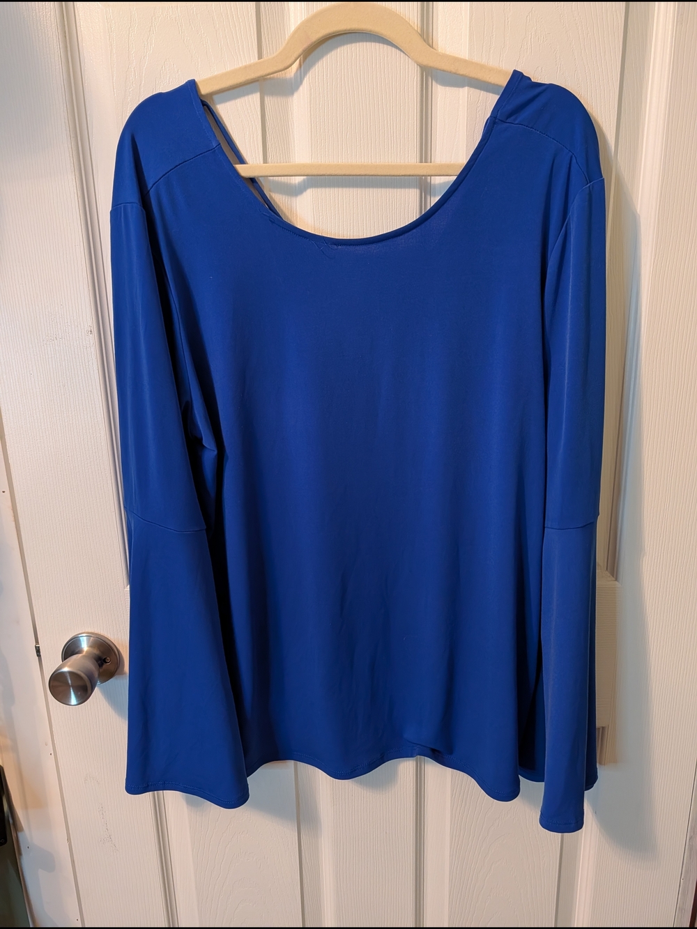 Women’s Royal Blue Scoop Neck Long Sleeve Top